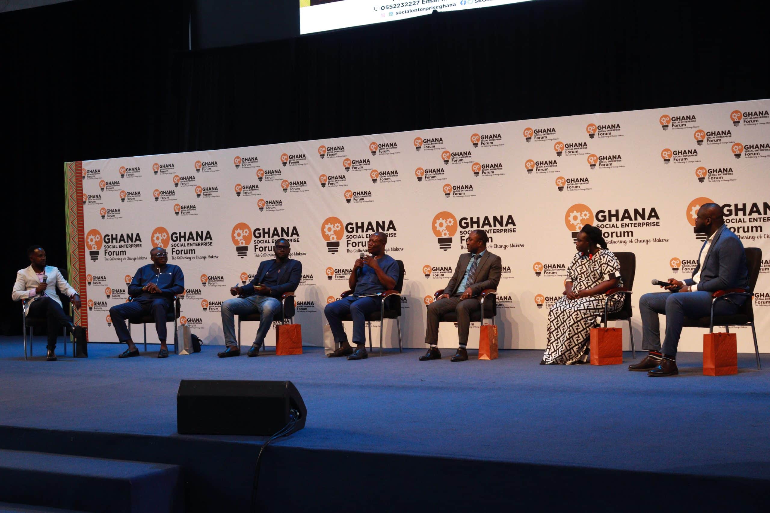 2B77A8C0-C621-4DCE-A4BB-D2E286D529E8