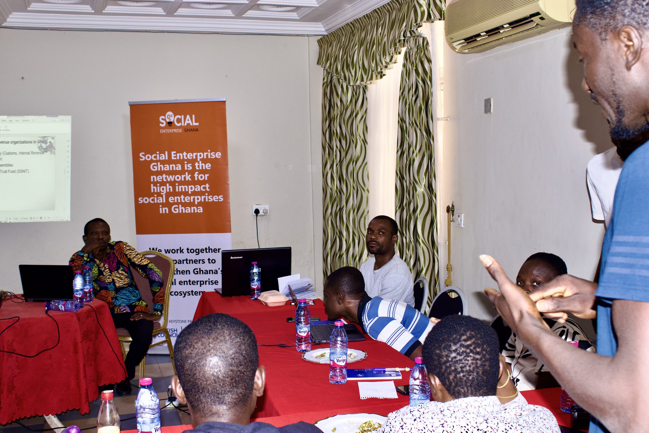 DC5B4011-EB9A-4228-8689-639D81AFAF93_1_201_a